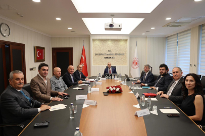 Marketler pazar günü kapansın!