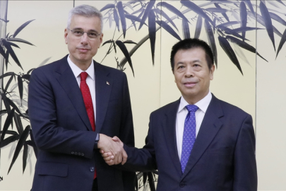 Sağlık Bakanı Memişoğlu Çin Ulusal Sağlık Komisyonu Başkanı Ley ile görüştü