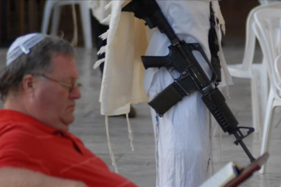 Filistin topraklarını gasbeden İsraillilerin silahlandırılması Batı Şeria'daki Filistinlileri endişelendiriyor