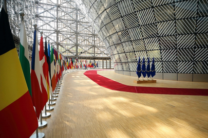 AB ülkeleri, Avrupa'yı yeniden silahlandırma programını onayladı