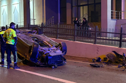 Gemlik’te otomobil takla attı: 3 yaralı