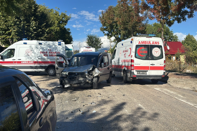 İki araç çarpıştı: 4'ü çocuk 5 yaralı