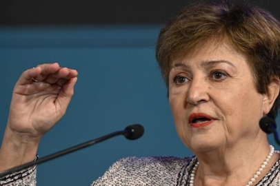 IMF Başkanı Georgieva, küresel ekonomik büyümede "hafif" bir yavaşlama öngördüklerini belirtti