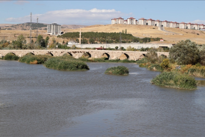 Kuraklık nedeniyle Kızılırmak'ın debisi son 4 yılın en düşük seviyesine geriledi
