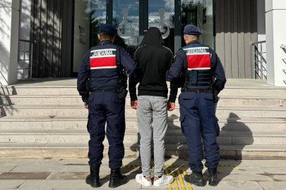 Aranan 3 şahıs jandarma ekiplerince yakalandı