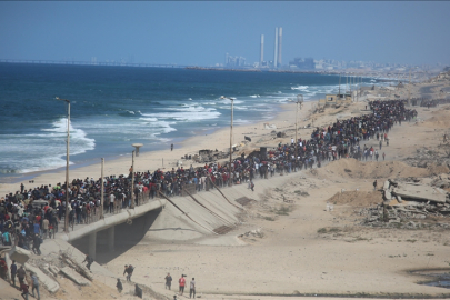 Gazze'de ateşkesin yürürlüğe girmesiyle binlerce Filistinli kuzeydeki evlerine dönmeye başladı