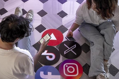 Sosyal medyadaki "muhteşem hayatlar" gençlerde yetersizlik hissini tetikliyor