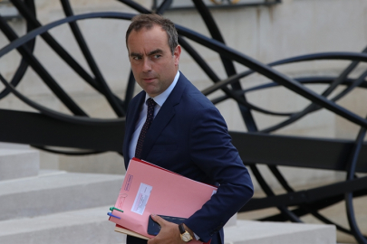 Fransa Cumhurbaşkanı Macron, istifa eden Lecornu'yu yeniden başbakan olarak atadı