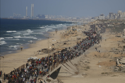 Gazze’de ateşkesin ikinci gününde Filistinliler evlerine dönmeye devam ediyor