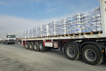 Gazze'de ateşkes sonrası bölgeye girmesi beklenen yardım tırlarıyla ilgili çelişkili haberler geliyor