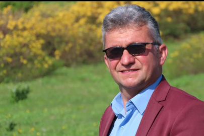 Gemlik’te sahnede kalp krizi geçiren Giresunlu sanatçı hayatını kaybetti