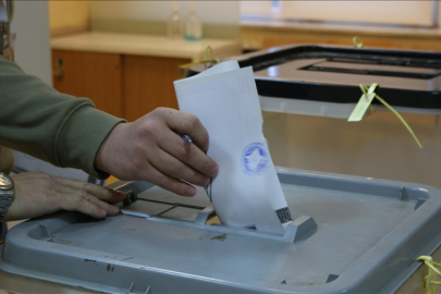 Kosova'da halk yerel seçim için sandık başında