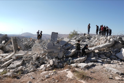 İsrail ordusu, işgal altındaki Batı Şeria'da Filistinlilere ait bir evi yıktı