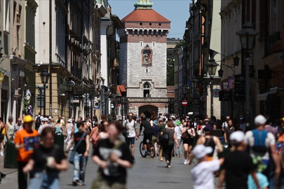 Anket: Polonyalıların dörtte biri, ülke saldırıya uğrarsa gönüllü olarak savunmaya katılacağını söyledi