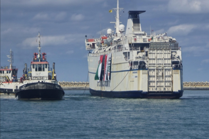 Türkiye'nin Gazze'ye umut taşıyan 17. "İyilik Gemisi" El-Ariş Limanı'na ulaştı