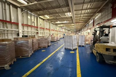 Türkiye'nin 17. "İyilik Gemisi"ndeki yardım malzemelerinin indirme işlemleri tamamlandı