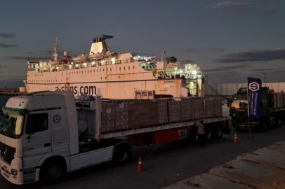Türkiye'nin 25 insani yardım tırı Gazze için Refah Sınır Kapısı'na hareket etti