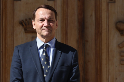 Polonya, Rusya Devlet Başkanı Putin'i hava sahasından geçmemesi konusunda uyardı