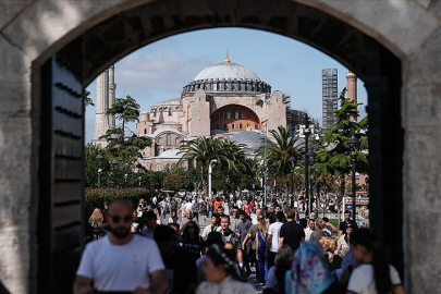 Yerli turistler yılın ikinci çeyreğinde 116,9 milyar lira seyahat harcaması yaptı