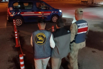 Jandarma araması olan şahsı yakaladı