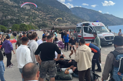 Yamaç paraşütleri havada çarpıştı: 3 yaralı