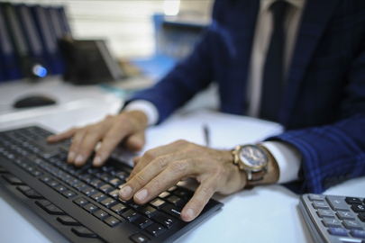 Ticaret Bakanlığı 15 müfettiş yardımcısı, TÜİK 10 sözleşmeli bilişim personeli alacak