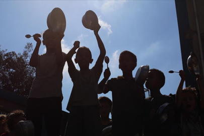 İsrail'in engellemesi nedeniyle UNRWA depolarında Gazze'ye aylarca yetecek gıda bekliyor