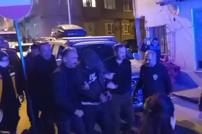 Polisten kaçmaya çalışırken baca boşluğuna sıkıştı