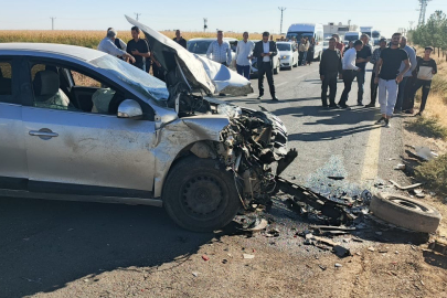 İki otomobil çarpıştı: 6 yaralı