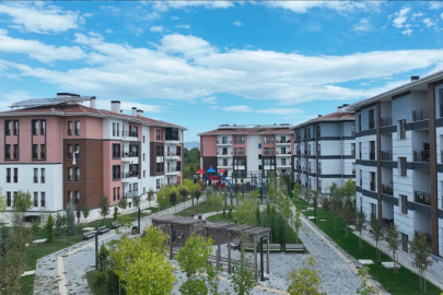 Bakan Kurum, TOKİ ile Düzce'de ev sahibi olan vatandaşların görüntülerini paylaştı