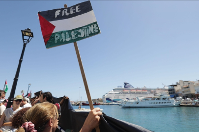 Yunanistan'da Filistin destekçisi göstericiler liman çıkışını kapattı, 1000 İsrailli turist mahsur kaldı