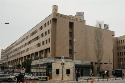 İzmir'de ihale usulsüzlüğü operasyonunda 3'ü belediye çalışanı 4 şüpheli yakalandı