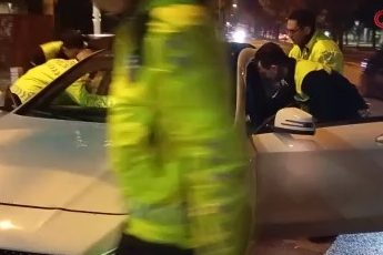 Polis ekiplerinden kaçmaya çalışan alkollü sürücü yakalandı