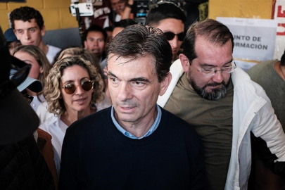 Bolivya'da seçimleri kazanan yeni Devlet Başkanı Paz yemin etti