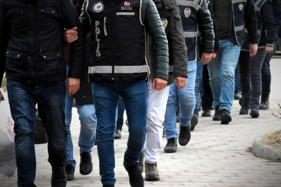 İzmir merkezli FETÖ operasyonunda 18 şüpheli yakalandı