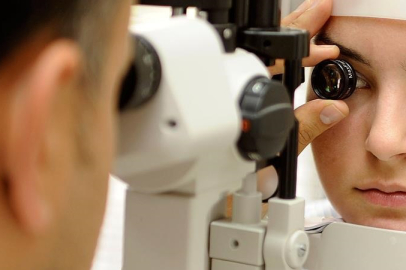 Göz tansiyonu ve katarakt, şeker hastalarında daha fazla görülüyor