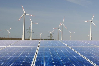 Güneş ve rüzgar enerjisi küresel elektrik talep artışını karşılarken fosil yakıtların büyümesi durdu