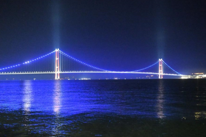 1915 Çanakkale Köprüsü Dünya Diyabet Günü nedeniyle maviye büründü