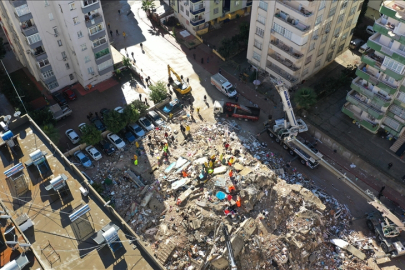 Adana'da depremde yıkılan apartmanın donatıları yönetmeliğe uygun bulunmadı