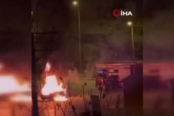 Bursa'da hafif ticari araç yanarak kül oldu