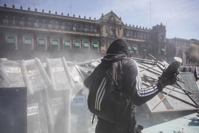 Meksika'da toplanan binlerce kişi hükümetin güvenlik politikasını protesto etti