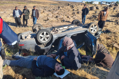 Takla atan otomobilde aynı aileden 4 kişi ağır yaralandı