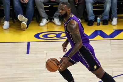 LeBron James'in rekor kırdığı maçı Lakers rahat kazandı