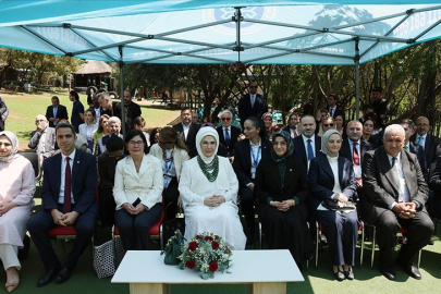 Emine Erdoğan, Güney Afrika'da Uluslararası Maarif Okulu'nu ziyaret etti