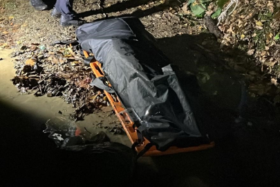 Araç yanında tüfek ve kan izleri, cesedi ise 150 metre aşağıda bulundu