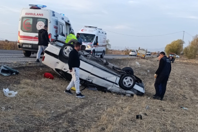 Otomobil araziye devrildi: 5 yaralı