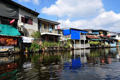 Tayland Başbakanı Charnvirakul, sel vuran Songkhla eyaletinde olağanüstü hal ilan etti