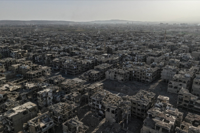 Suriye Savunma Bakanı Ebu Kasra, rejiminin devrildiği operasyonda 434 kişinin hayatını kaybettiğini açıkladı