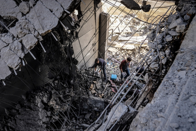 İsrail, Gazze’yi kara, deniz ve havadan vurdu