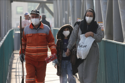 Tahran'da hava kirliliği nedeniyle yarın okullar ve resmi kurumlar tatil edildi